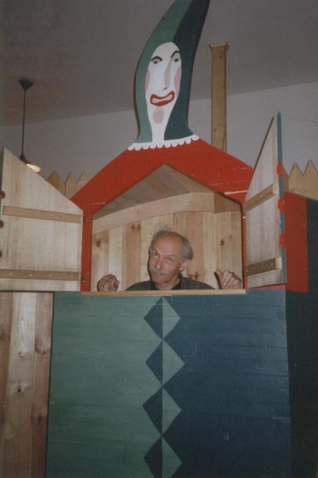 snmek025.jpg