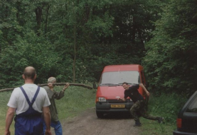snmek001.jpg
